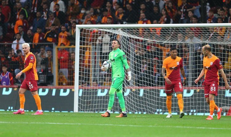 Fernando Muslera kararını verdi! Futbolu bırakacağı tarih belli oldu... 9