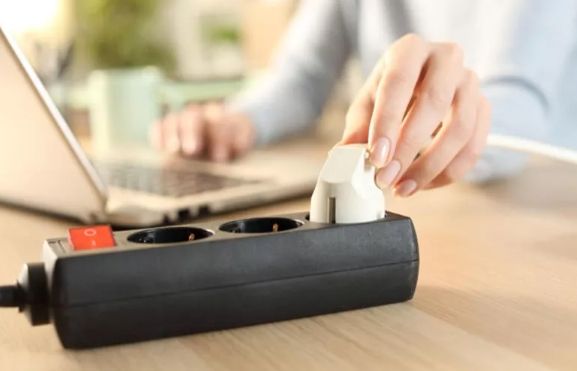 İşte 270 TL daha az ödemenin yolu! Kapalıyken bile elektrik yakıyor 1