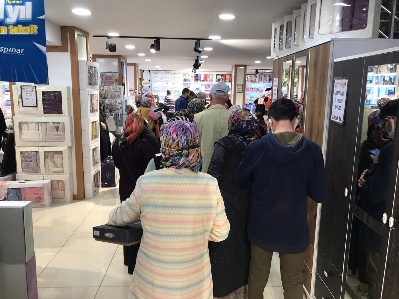12 bin TL'lik ürün 9 bin TL'den satışa sunuldu, haberi alan mağazaya koştu 1