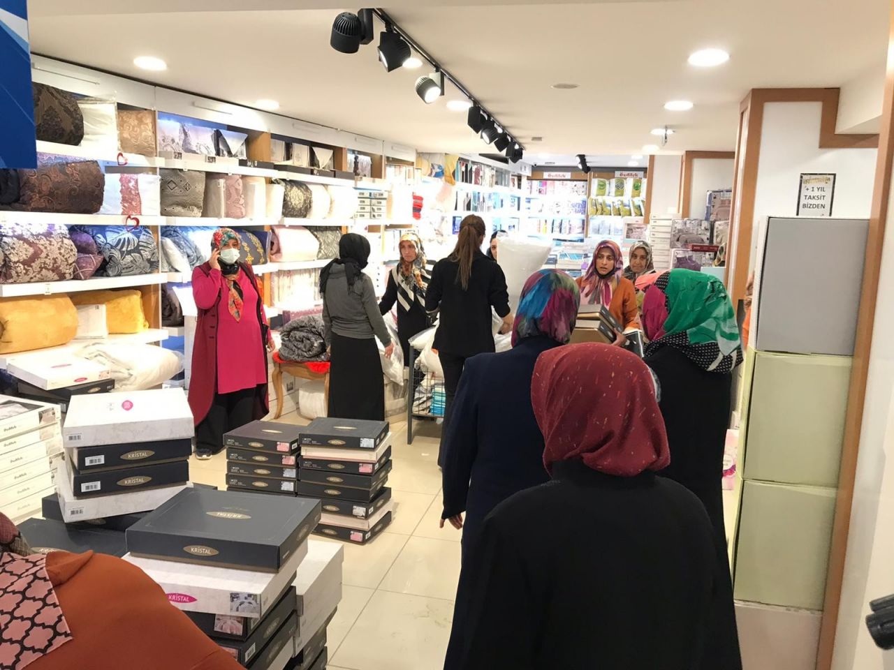 12 bin TL'lik ürün 9 bin TL'den satışa sunuldu, haberi alan mağazaya koştu 3