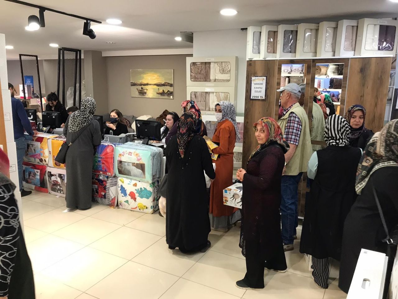 12 bin TL'lik ürün 9 bin TL'den satışa sunuldu, haberi alan mağazaya koştu 4