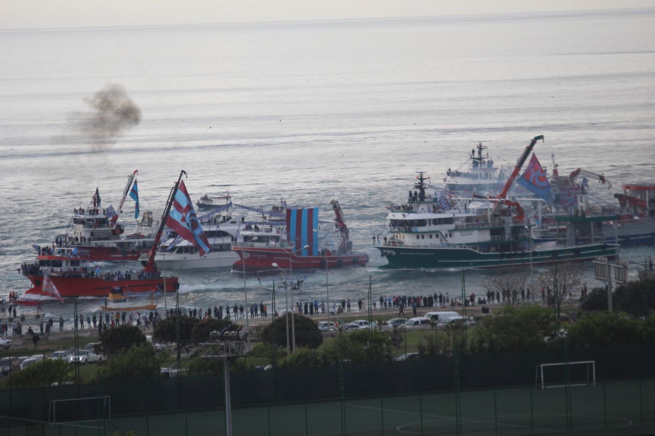 Trabzonspor'un şampiyonluk filosu Faroz Limanı'na ulaştı 6