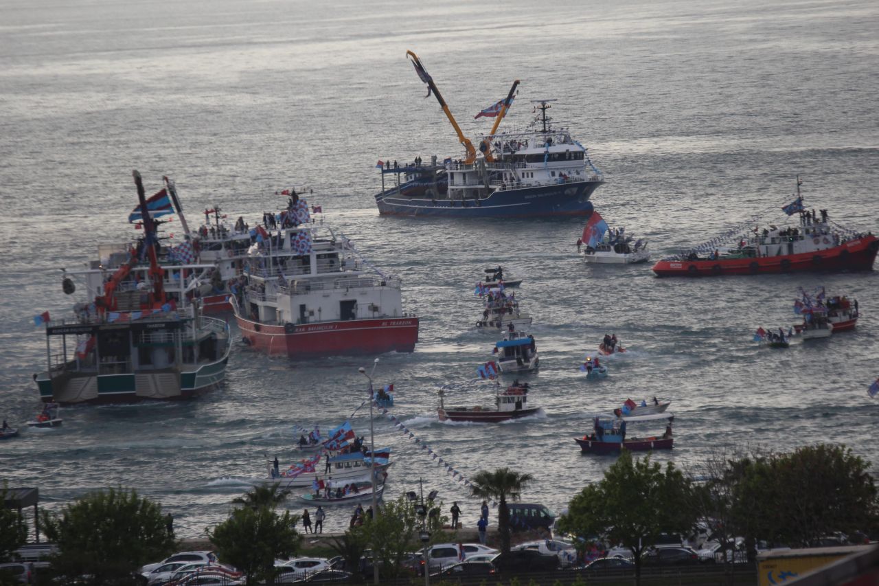 Trabzonspor'un şampiyonluk filosu Faroz Limanı'na ulaştı 11