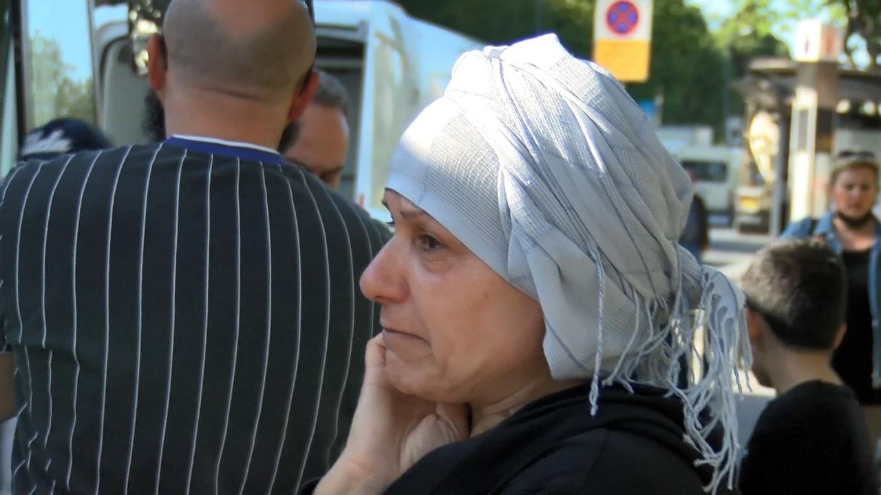 Yol kenarında 'cenaze taşıma' tartışması! 3-4 saat beklettiler... 7