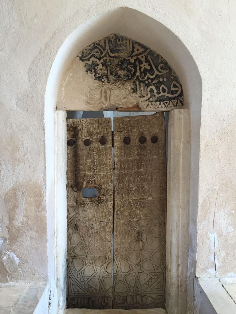 Şehrin tarihi ahşap kapıları için araştırma 11