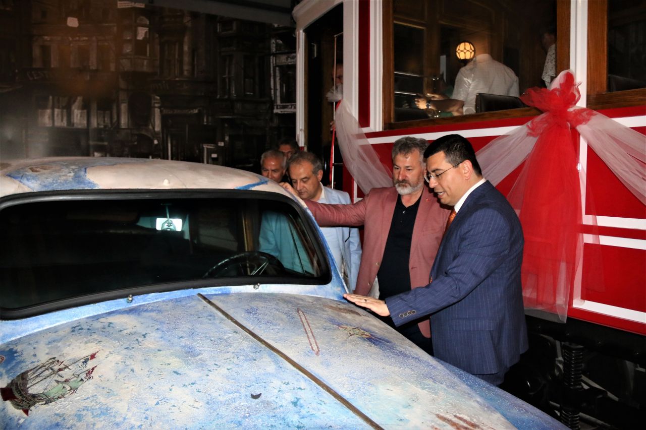 İşte Selvi Boylum Al Yazmalım filminde kullanılan kamyonun son hâli... 3