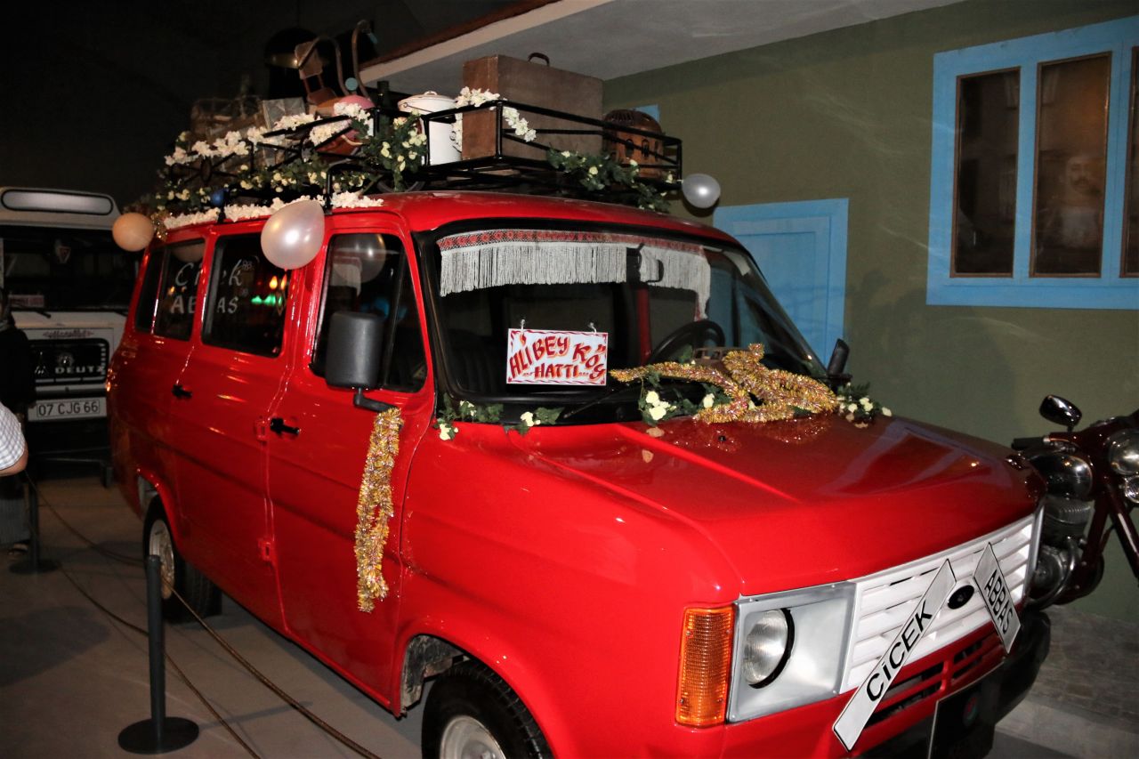 İşte Selvi Boylum Al Yazmalım filminde kullanılan kamyonun son hâli... 11