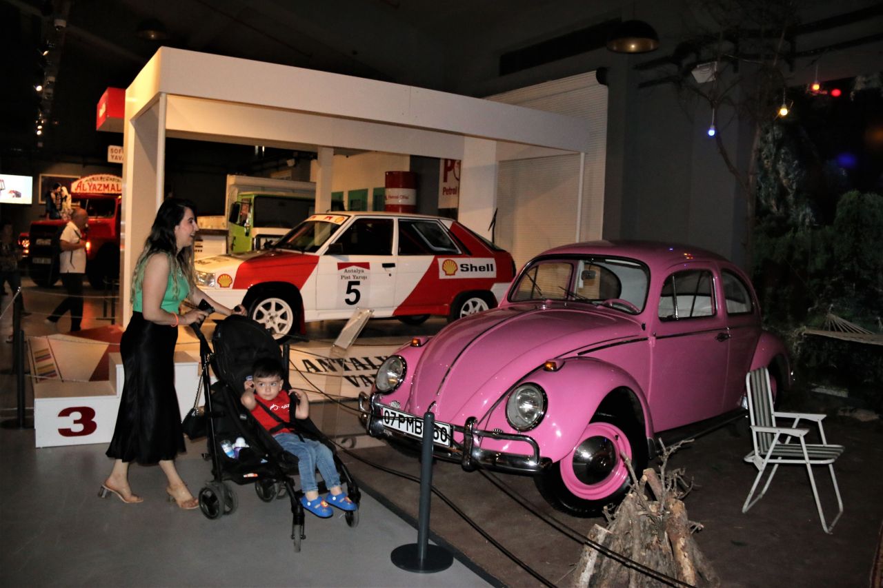 İşte Selvi Boylum Al Yazmalım filminde kullanılan kamyonun son hâli... 12