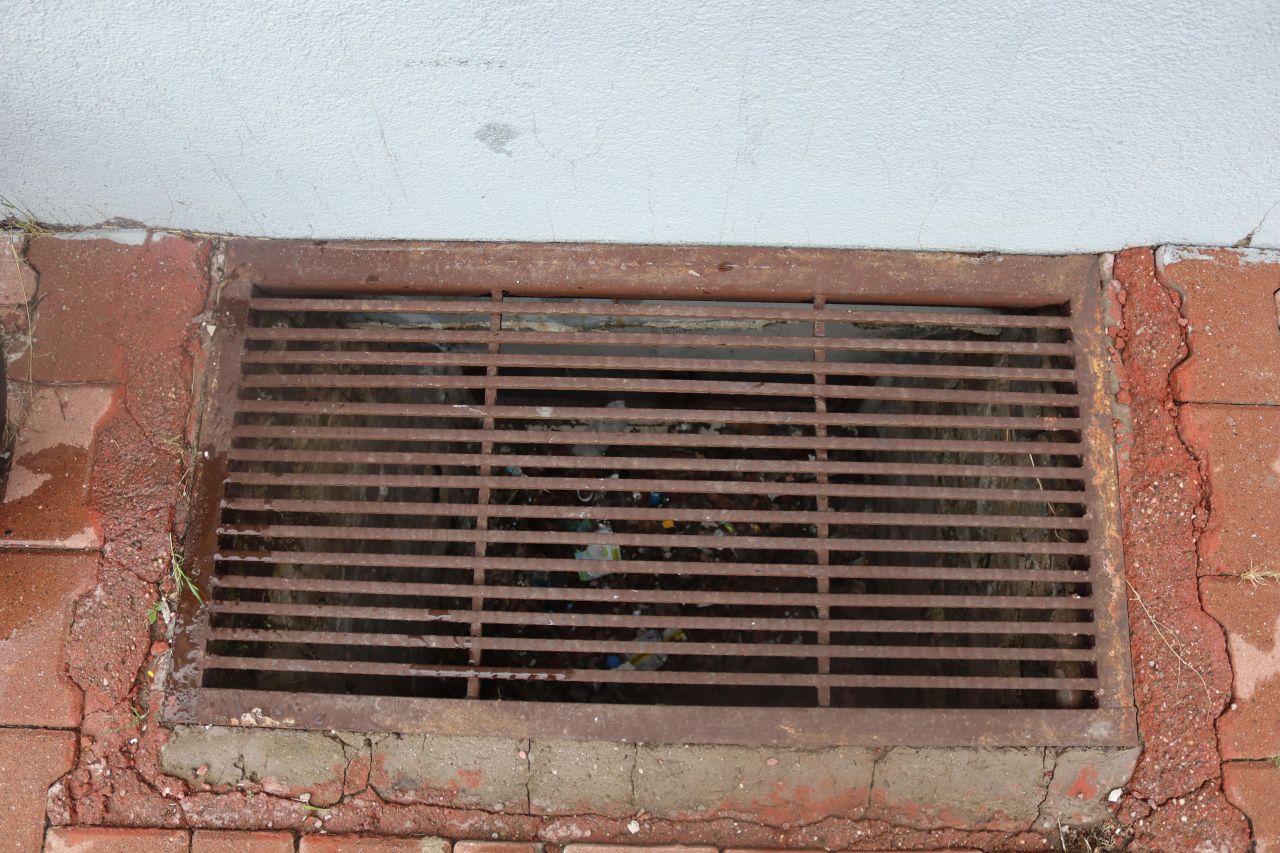 Mazgalı kaldırdı, bekçilerle karşılaştı 4