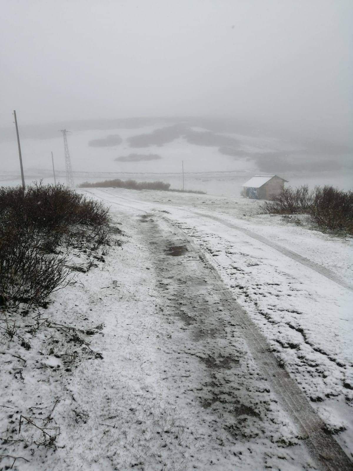 Yer: Türkiye! Mayıs ortasında yağan kar şaşırttı 6