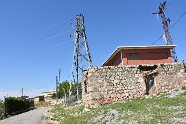 Yazları 9, kışları 20 ailenin yaşadığı bu köyden petrol fışkırıyor! 8