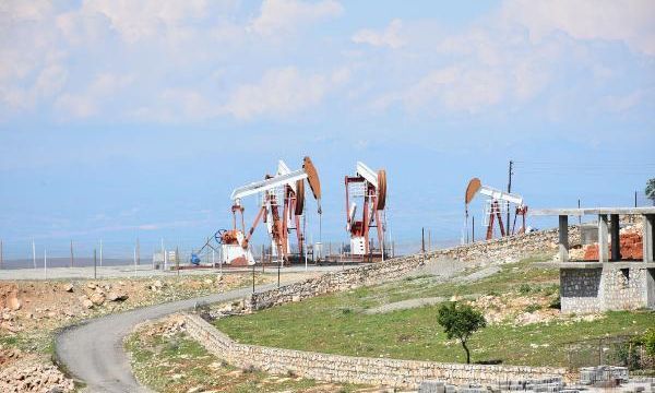 Yazları 9, kışları 20 ailenin yaşadığı bu köyden petrol fışkırıyor! 3