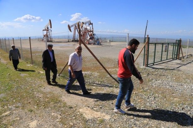 Yazları 9, kışları 20 ailenin yaşadığı bu köyden petrol fışkırıyor! 9