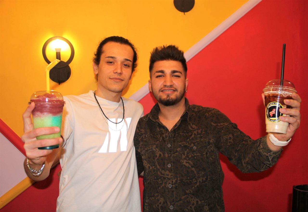 Elazığ’da iki kafadar enflasyona inat fiyatları yarı yarıya indirdi 1