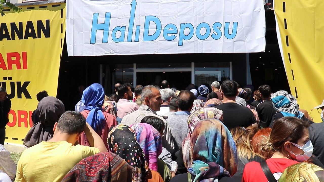 Ucuz olduğunu duyanlar mağazaya koştu 3