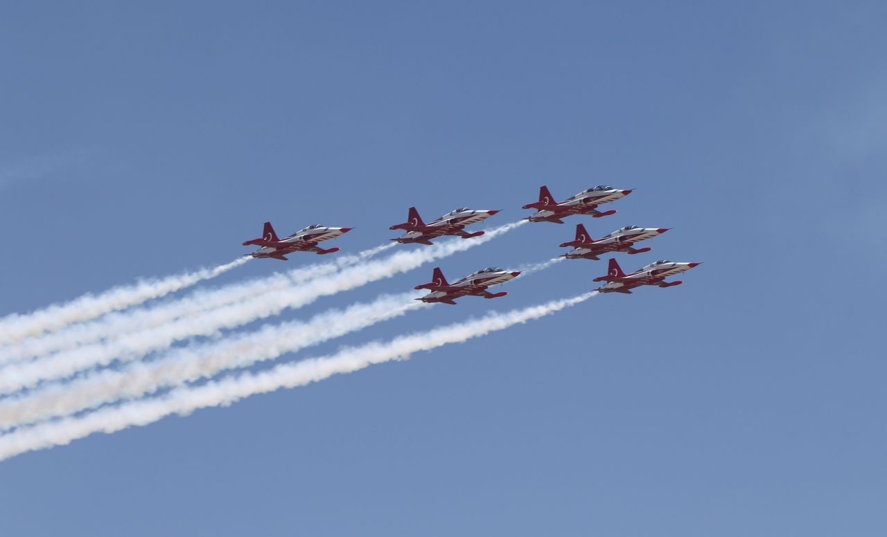Türk Yıldızları Erzincan semalarında nefes kesti 3