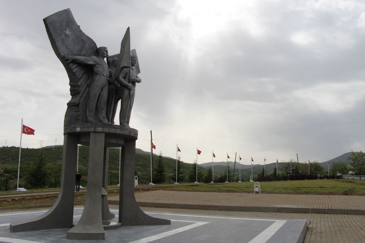 Üzerinden 29 yıl geçti, 33 askerin acısı hâlâ dinlemedi... 1