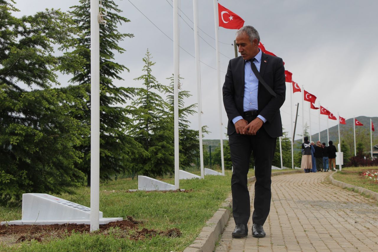 Üzerinden 29 yıl geçti, 33 askerin acısı hâlâ dinlemedi... 3