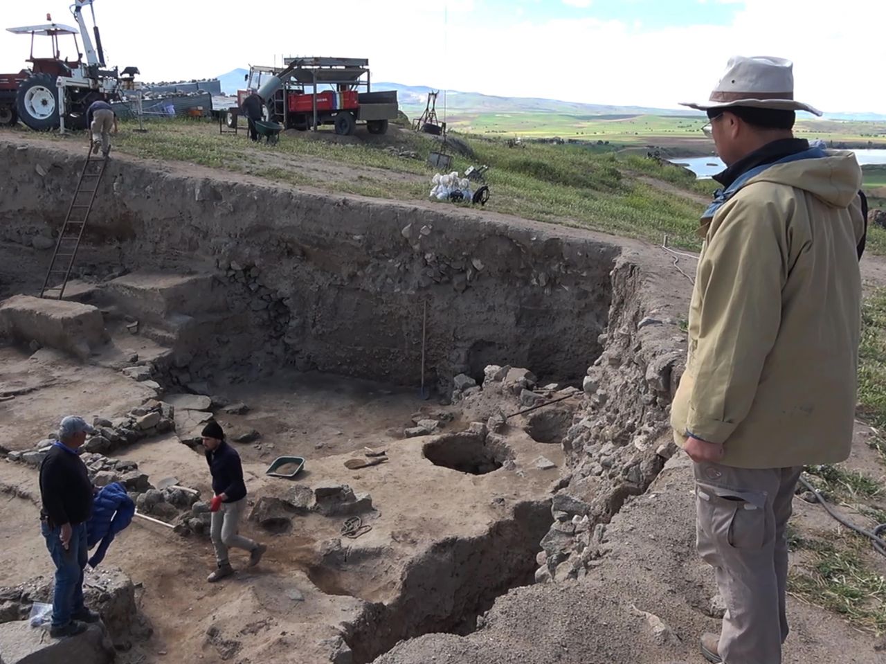 Japon isim keşfetti! O ilimizin altından saray çıktı 5
