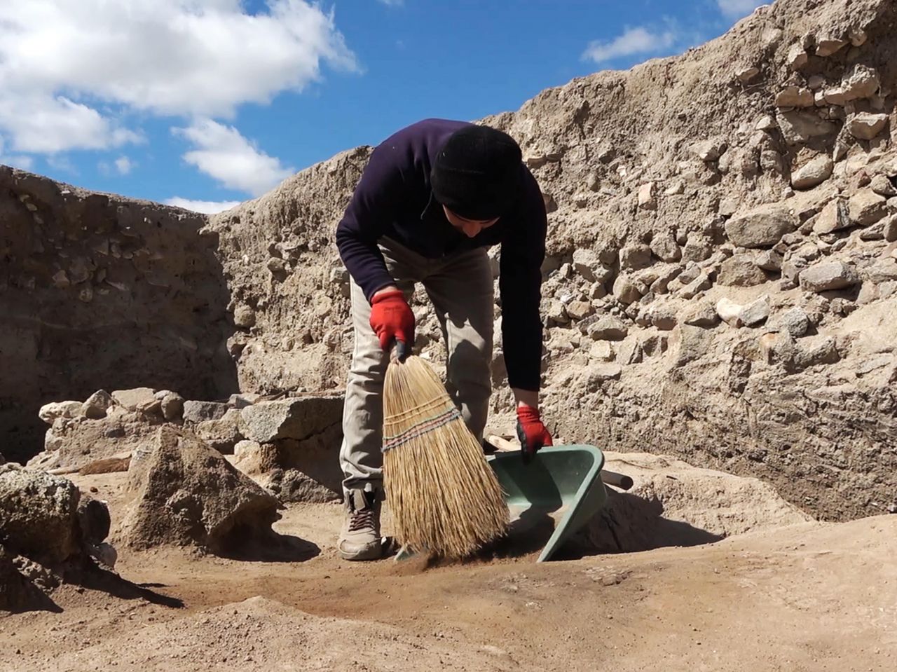 Japon isim keşfetti! O ilimizin altından saray çıktı 6