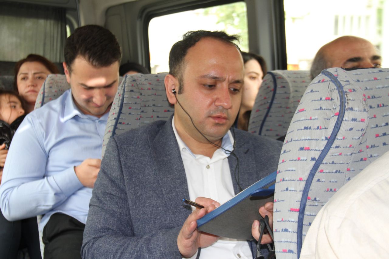 Kemal Sunal’ın oynadığı 'Atla Gel Şaban' filmi Elazığ'da gerçek oldu: Minibüse binmeden yazamıyor 7