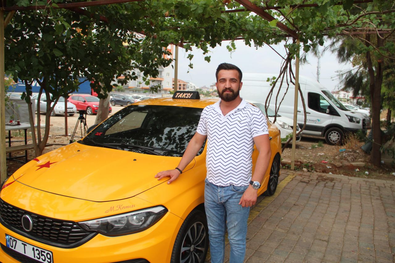 Antalya'da takside doğum mutluluğu 2