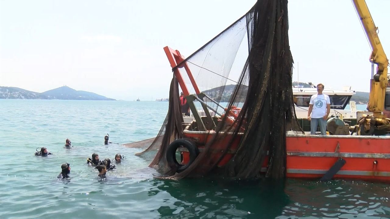 Türkiye'nin en büyüğü! 'Hayalet' denizden çıkarıldı 6