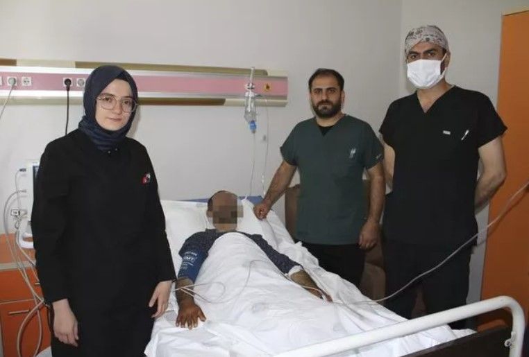 Midesinden çıkanları görenler şoke oldu! 83 tane 1 lira... 5