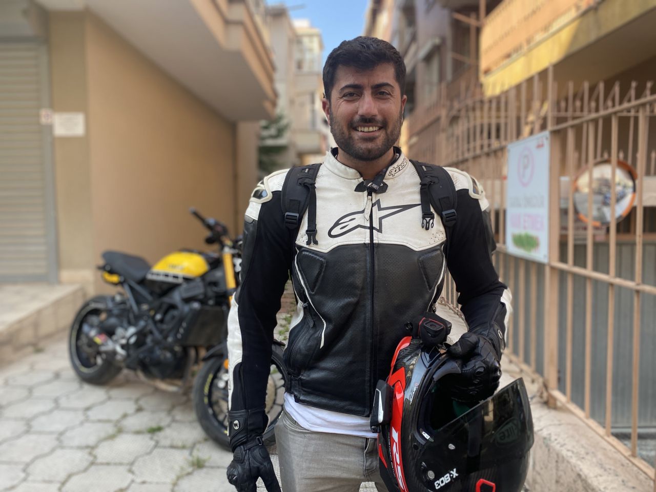 Trafik kazası atlatıp çay içmeye giden sürücüler sosyal medyayı salladı 6