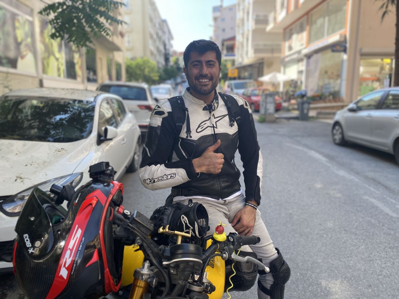 Trafik kazası atlatıp çay içmeye giden sürücüler sosyal medyayı salladı 9