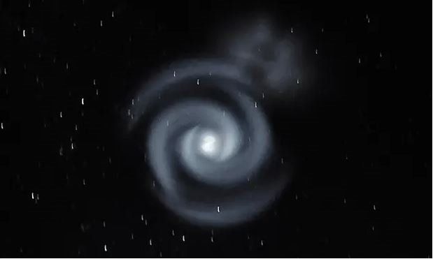 Gökyüzünde ilginç görüntü: Dışarı çıkın ve yukarı bakın! Uzaylı iddiası... 3