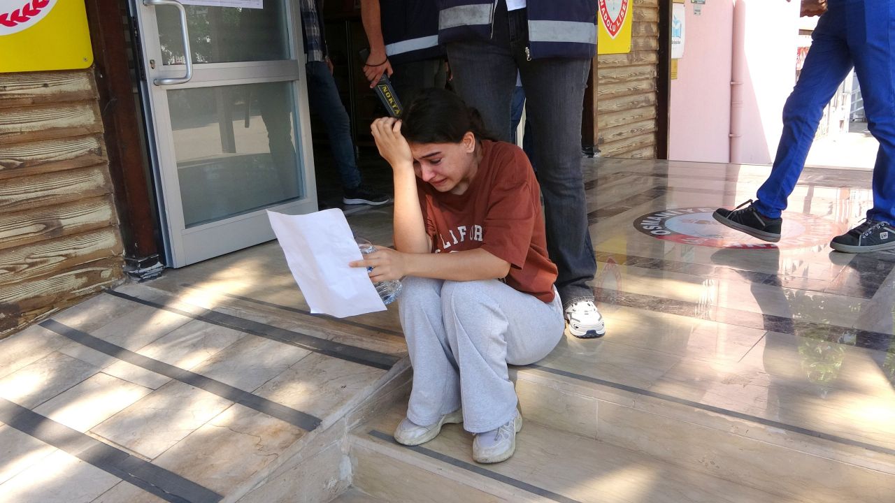 Polise verdiği cevapla milyonların yüreğine dokunan Ayşe konuştu 3