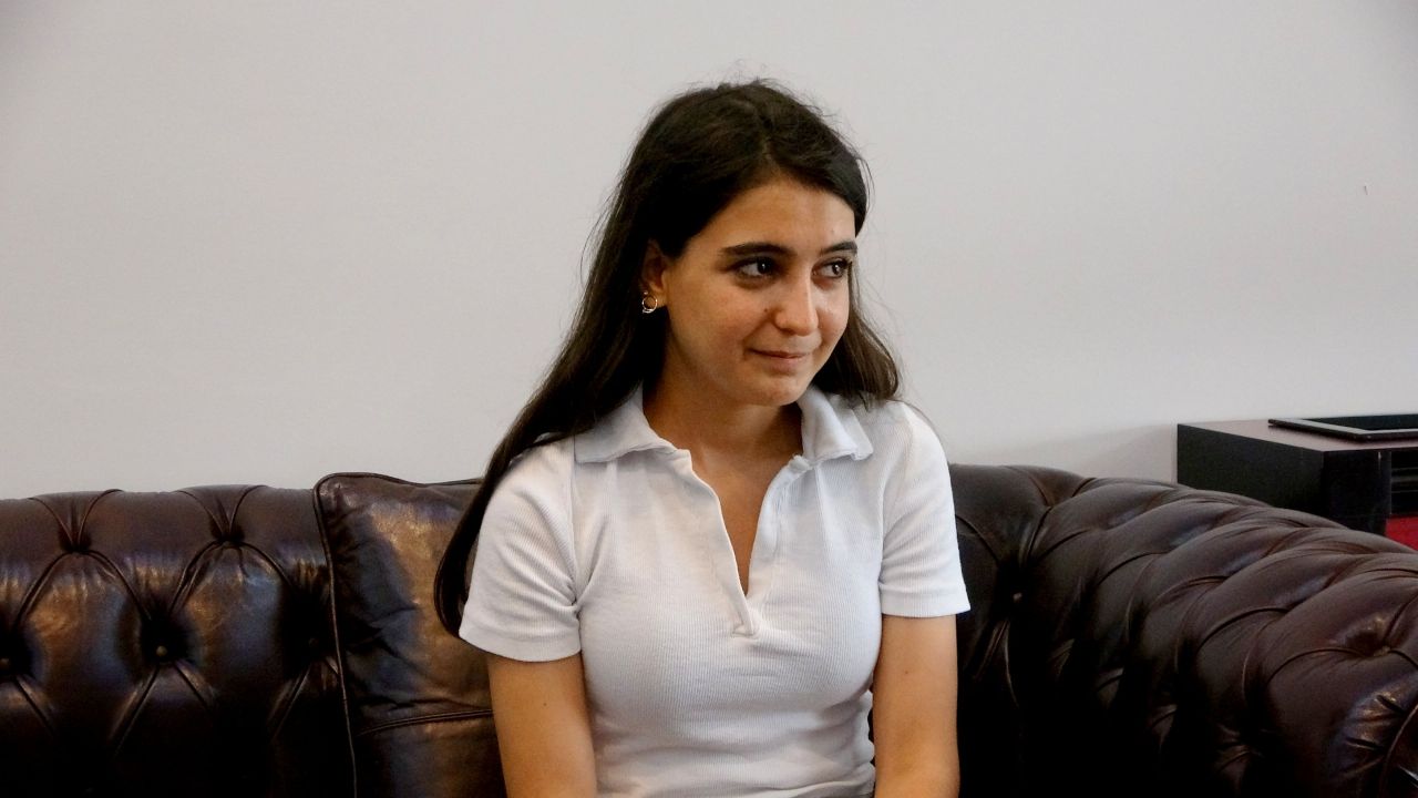 Polise verdiği cevapla milyonların yüreğine dokunan Ayşe konuştu 12