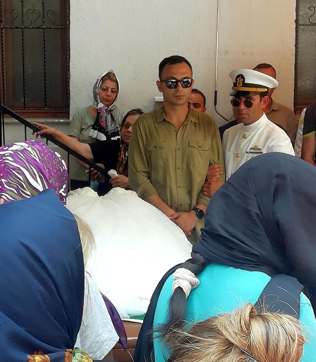 29 yaşında vefat etti, düğün günü defnedildi! Yürekleri yakan hikaye... 4