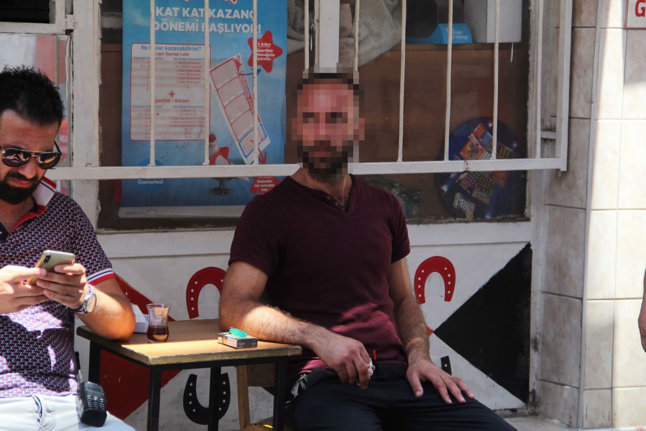 Önce bıçakladı, sonra yardımına koşup yarasına tampon yaptı 7