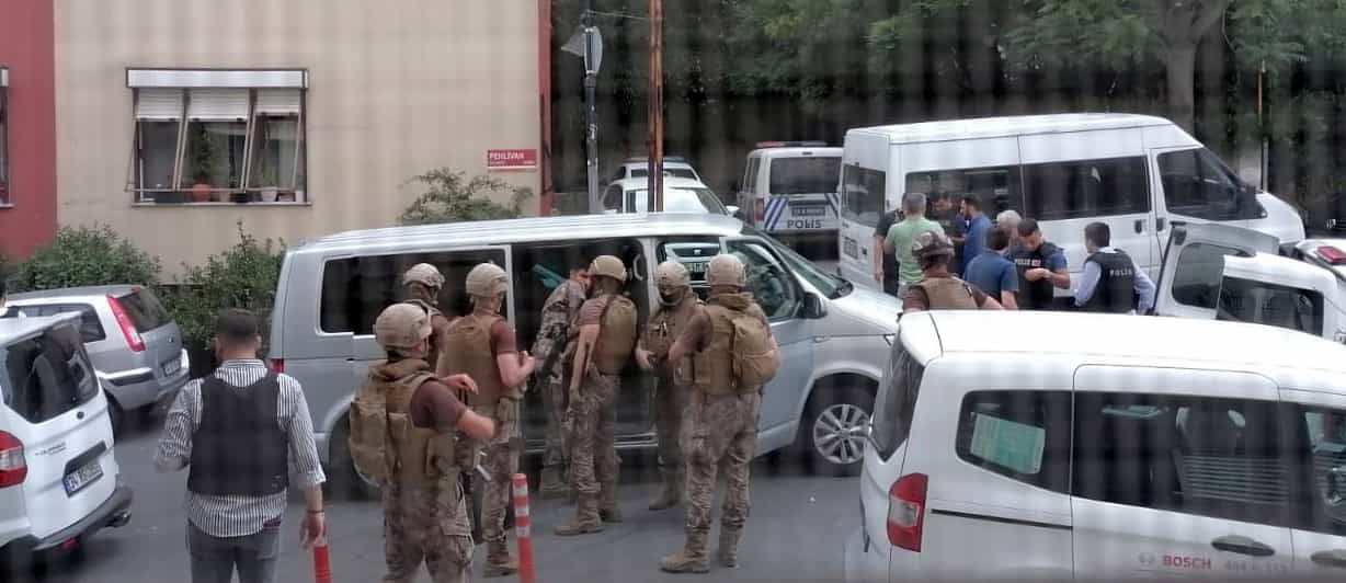 Film gibi operasyon! Pencereden yaptığı hareket sayesinde kurtarıldı 1