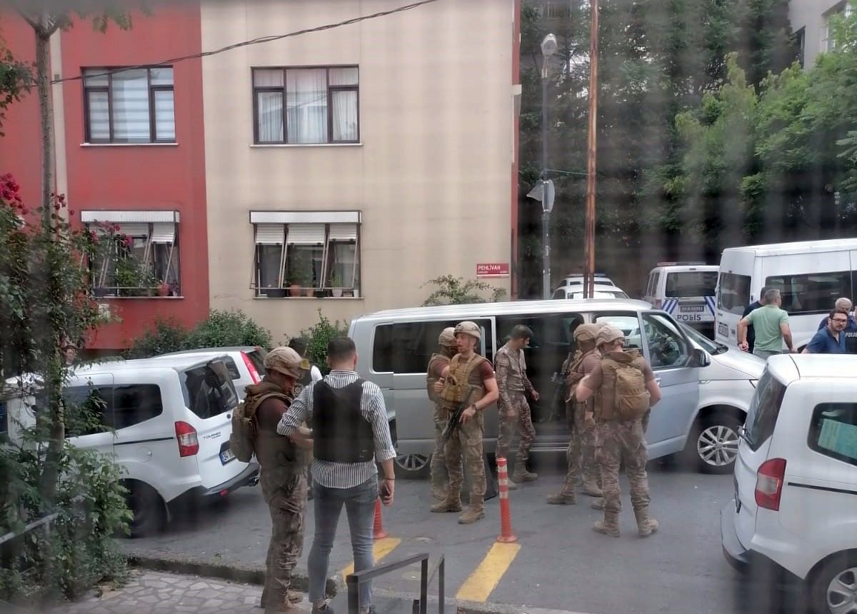 Film gibi operasyon! Pencereden yaptığı hareket sayesinde kurtarıldı 3