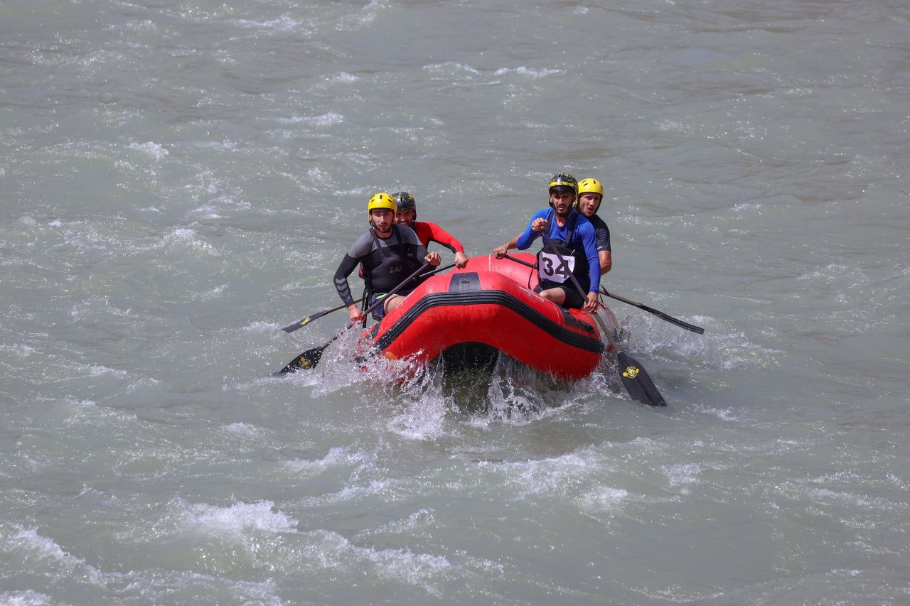 Terörden temizlenen Hakkari'de nefes kesen festival 2