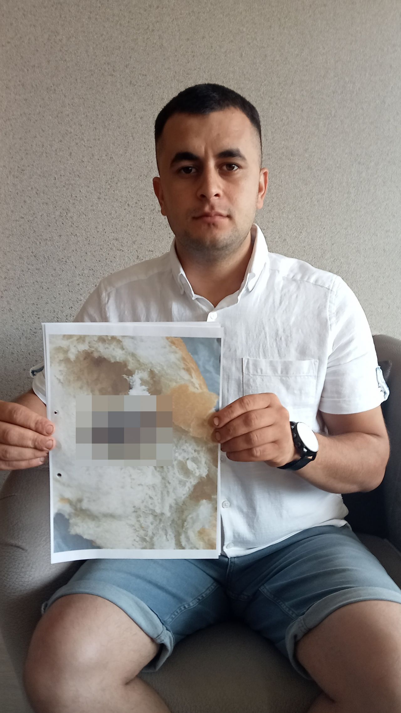 Mide bulandıran olay! Ekmeğin içinden bakın ne çıktı 7