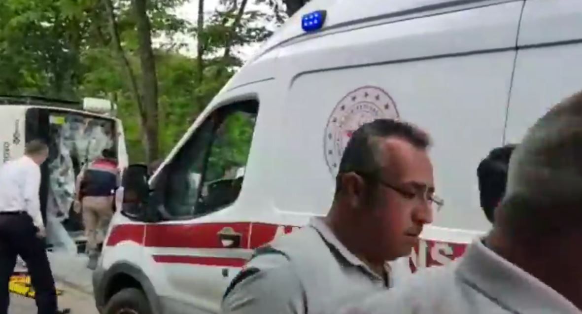 Ordu'da öğretim görevlilerinin midibüsü devrildi: Dekan öldü, çok sayıda yaralı var 3