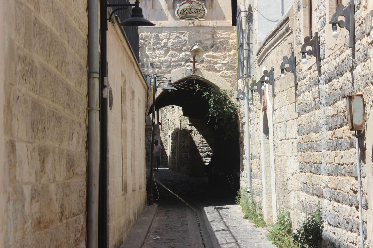 Geçmişi yüz yıllar öncesine dayanıyor! Gizli tüneller bir bir ortaya çıktı 1