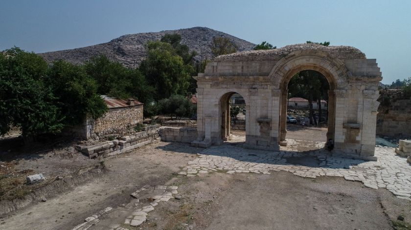 Anavarza Antik Kenti'nde gladyatör mezarlarına rastlandı 5