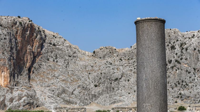 Anavarza Antik Kenti'nde gladyatör mezarlarına rastlandı 6