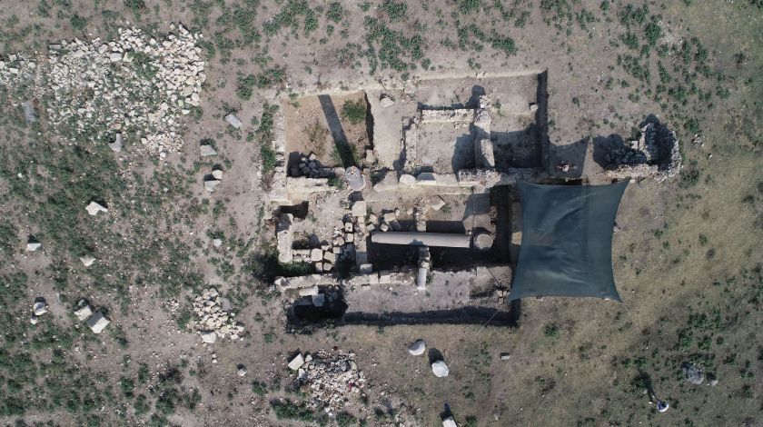 Anavarza Antik Kenti'nde gladyatör mezarlarına rastlandı 7