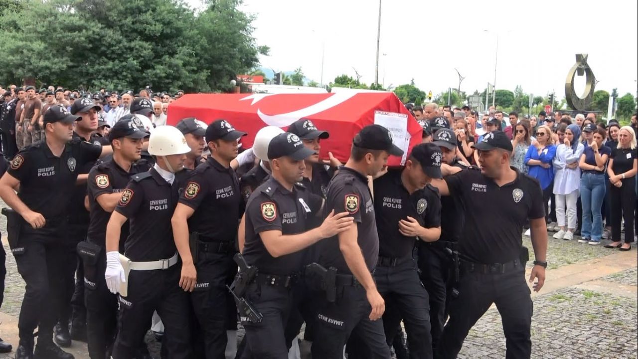 Giresun'daki lunaparkta facia! 28 yaşındaki polis hayatını kaybetti 4