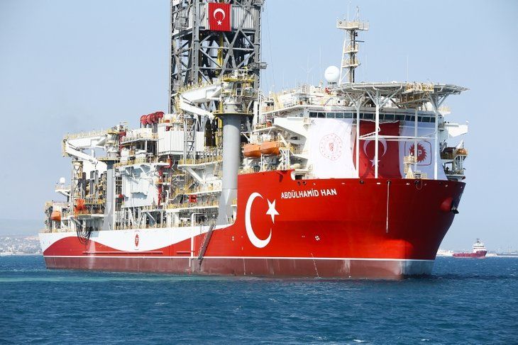 Yüzer ve uçar unsurlar refakat ediyor! Abdülhamid Han sondaj gemisi törenle seyre çıktı... 2