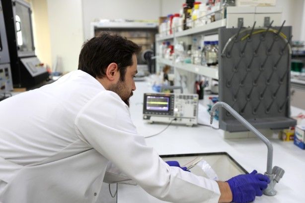 Türkiye'de geliştirildi! İşte elektrik üreten kumaş 1