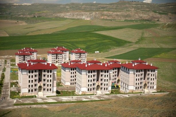 TOKİ'ye başvuru yapacaklar dikkat! Hanenize 14 bin liradan fazla giriyorsa... 8