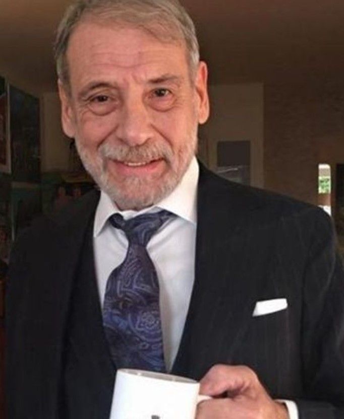 Ünlü oyuncu Cihan Canova tedavi gördüğü hastanede hayatını kaybetti 2