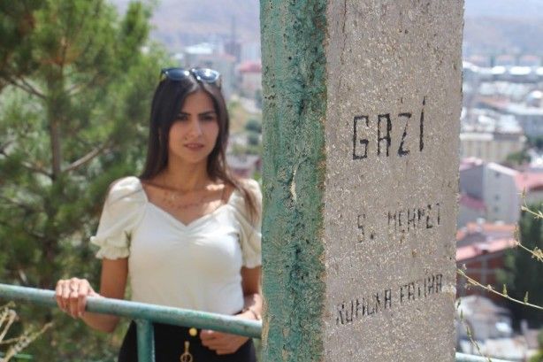 İnönü'nün vefasızlığı mezar taşına kazındı 2